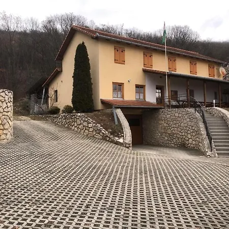 Judit Vendégház Maison d'hôtes Sümeg